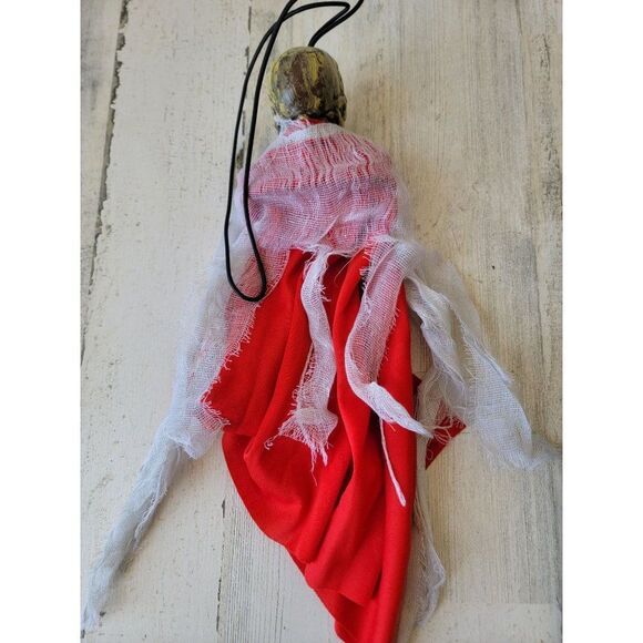 Halloween hanging zombie skeleton dead head mini prop red cape decor - Picture 7 of 8